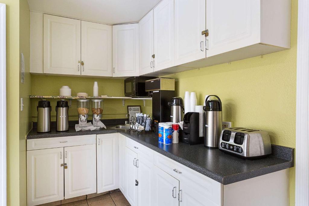 Parkway Inn Birmingham™ a Cheap Hotel in Birmingham AL